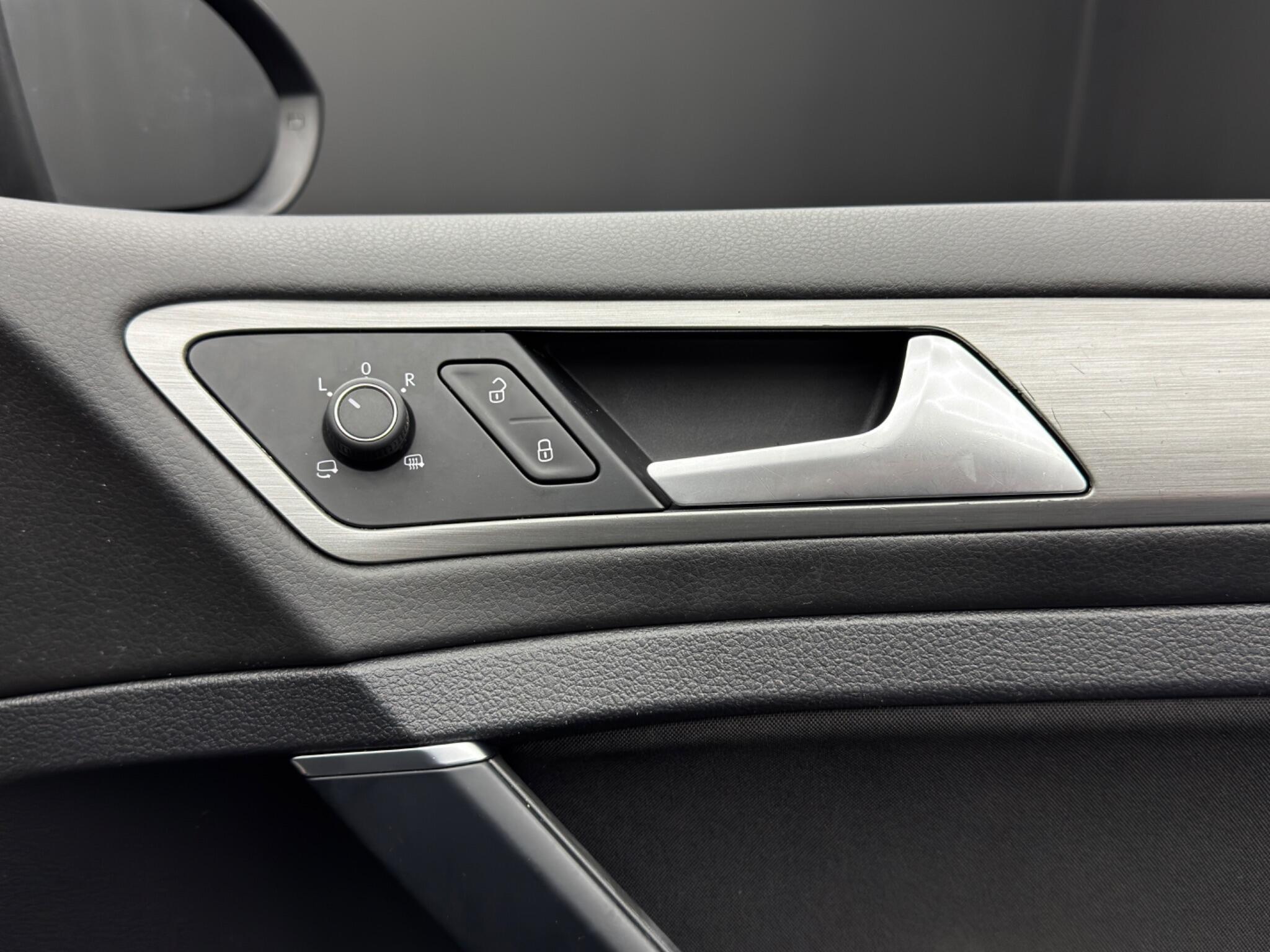 Volkswagen Golf - Image 44