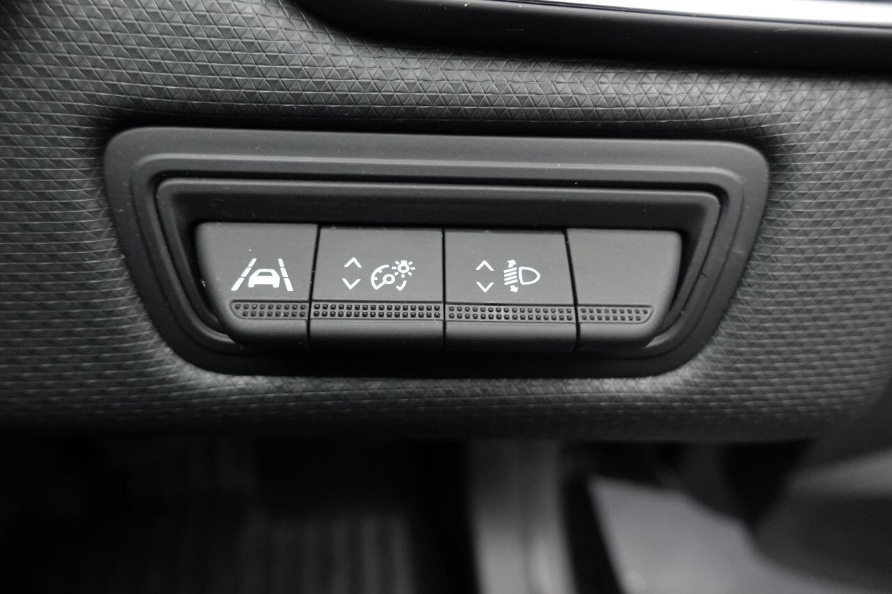 Renault Clio - Image 30