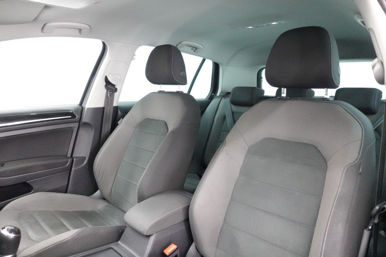 Volkswagen Golf - Image 14
