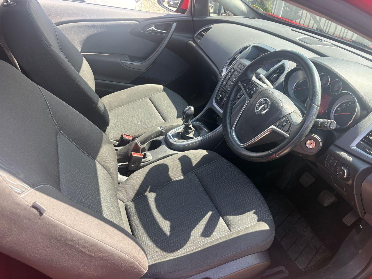 Vauxhall Astra GTC - Image 12