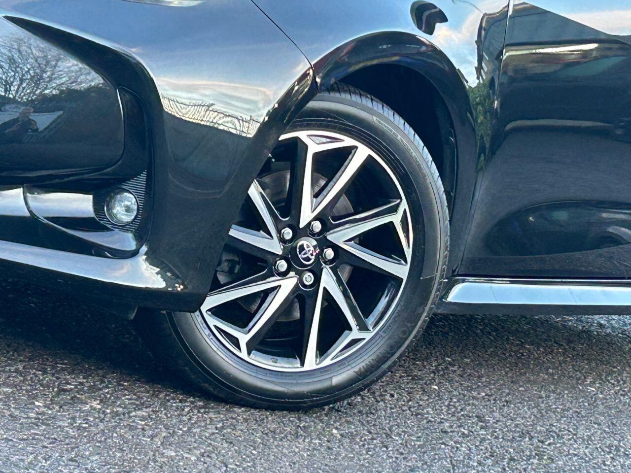 Toyota Yaris - Image 31