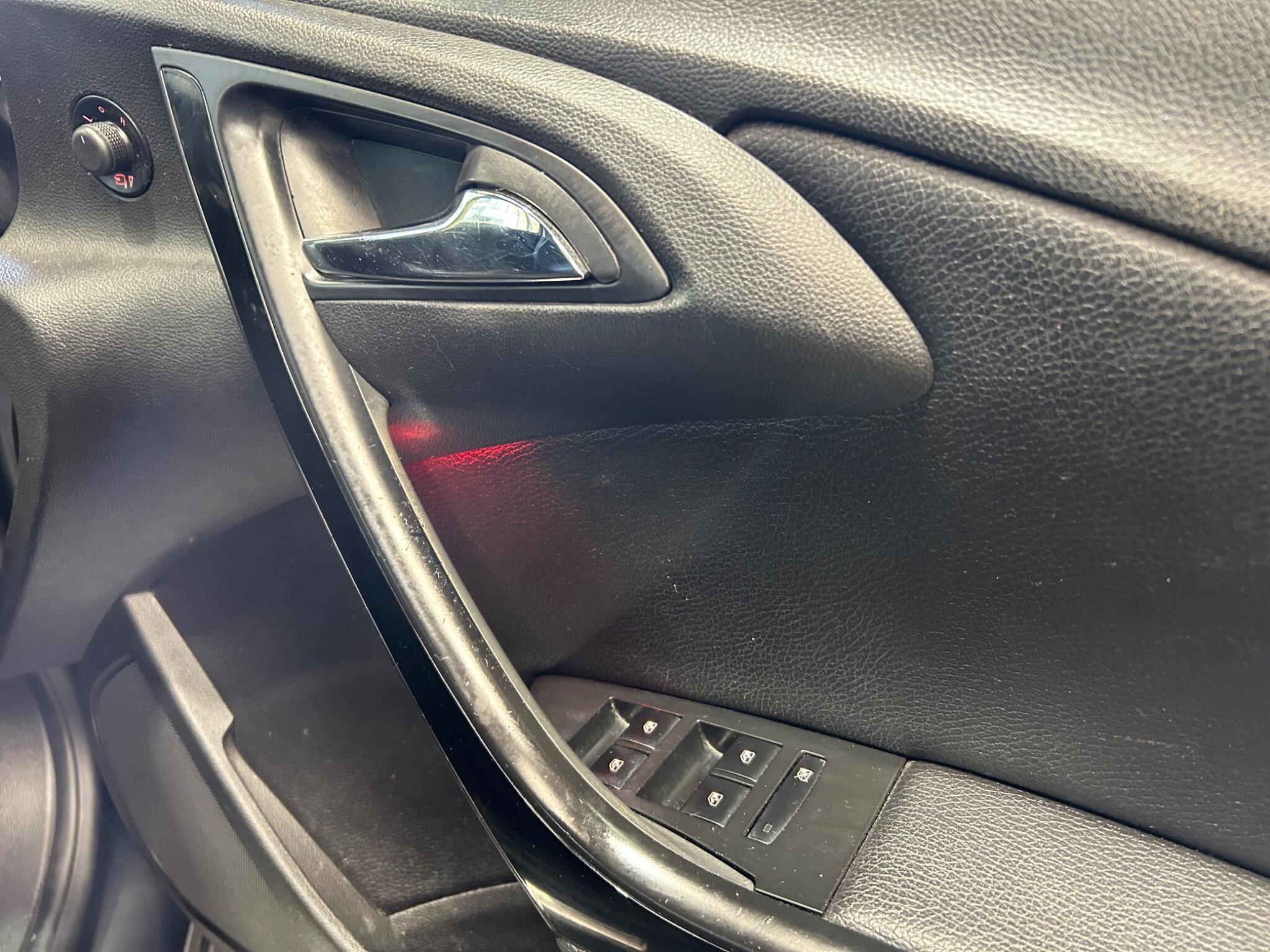 Vauxhall Astra - Image 14