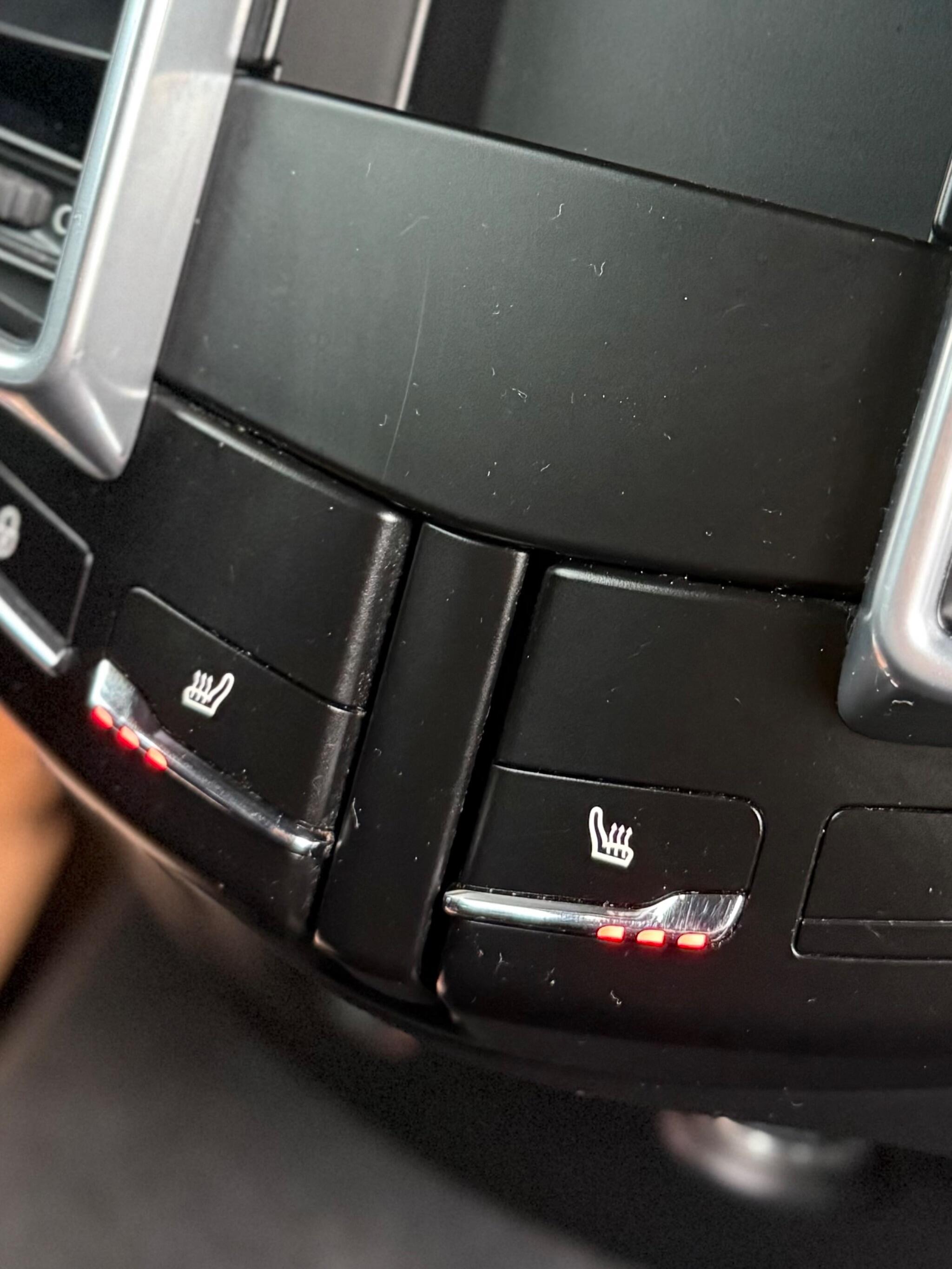 Porsche Cayenne - Image 44