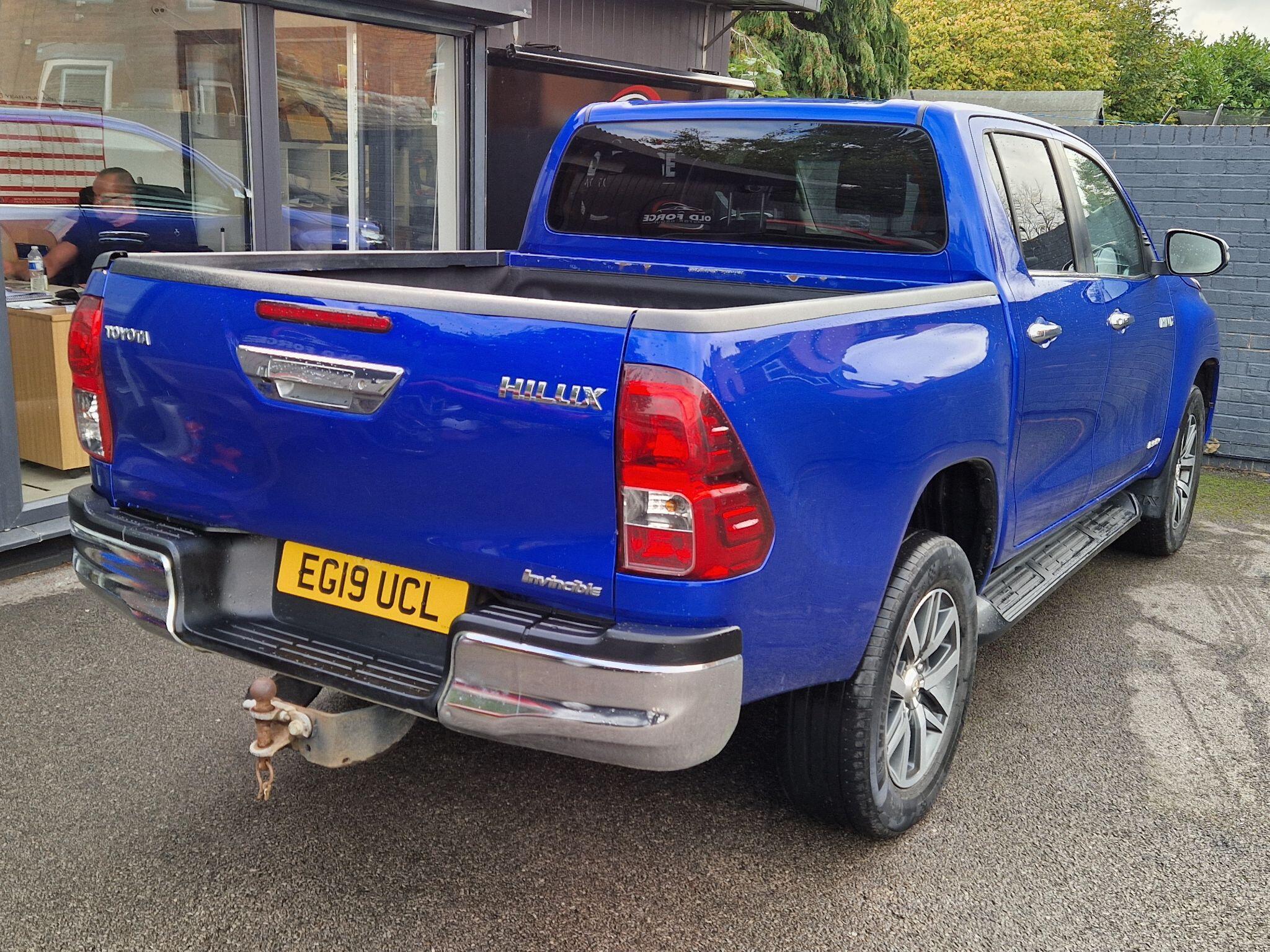 Toyota Hilux - Image 10