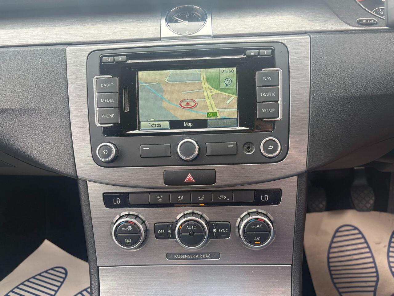 Volkswagen Passat - Image 15