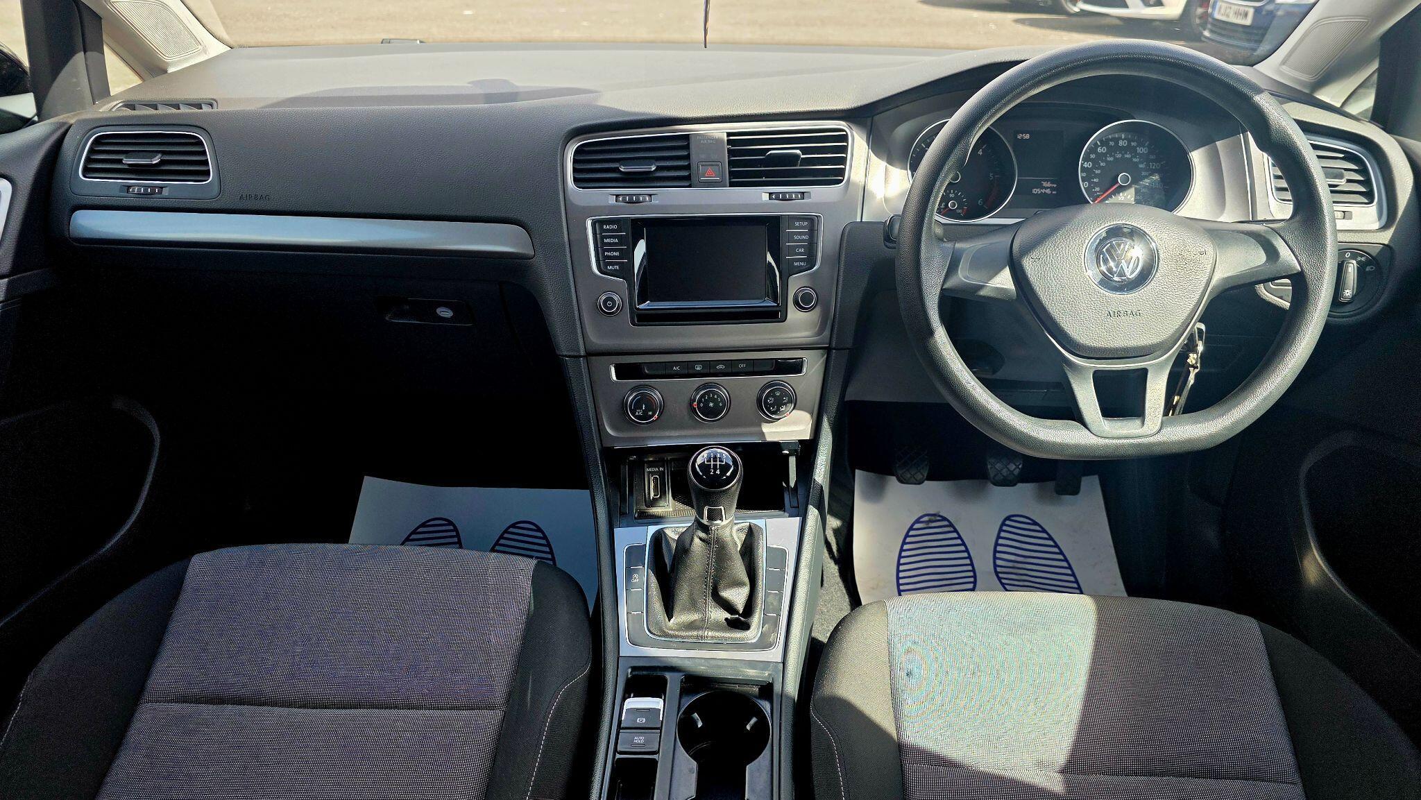 Volkswagen Golf - Image 20