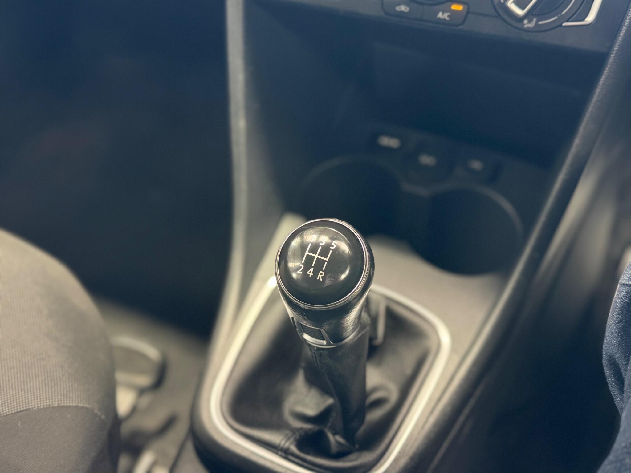 Volkswagen Polo - Image 27