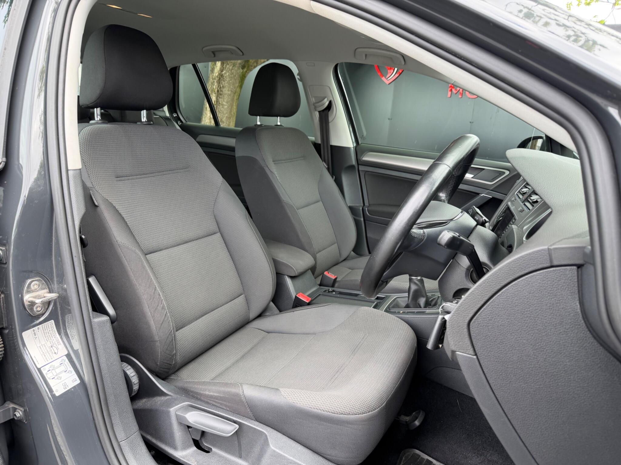 Volkswagen Golf - Image 19