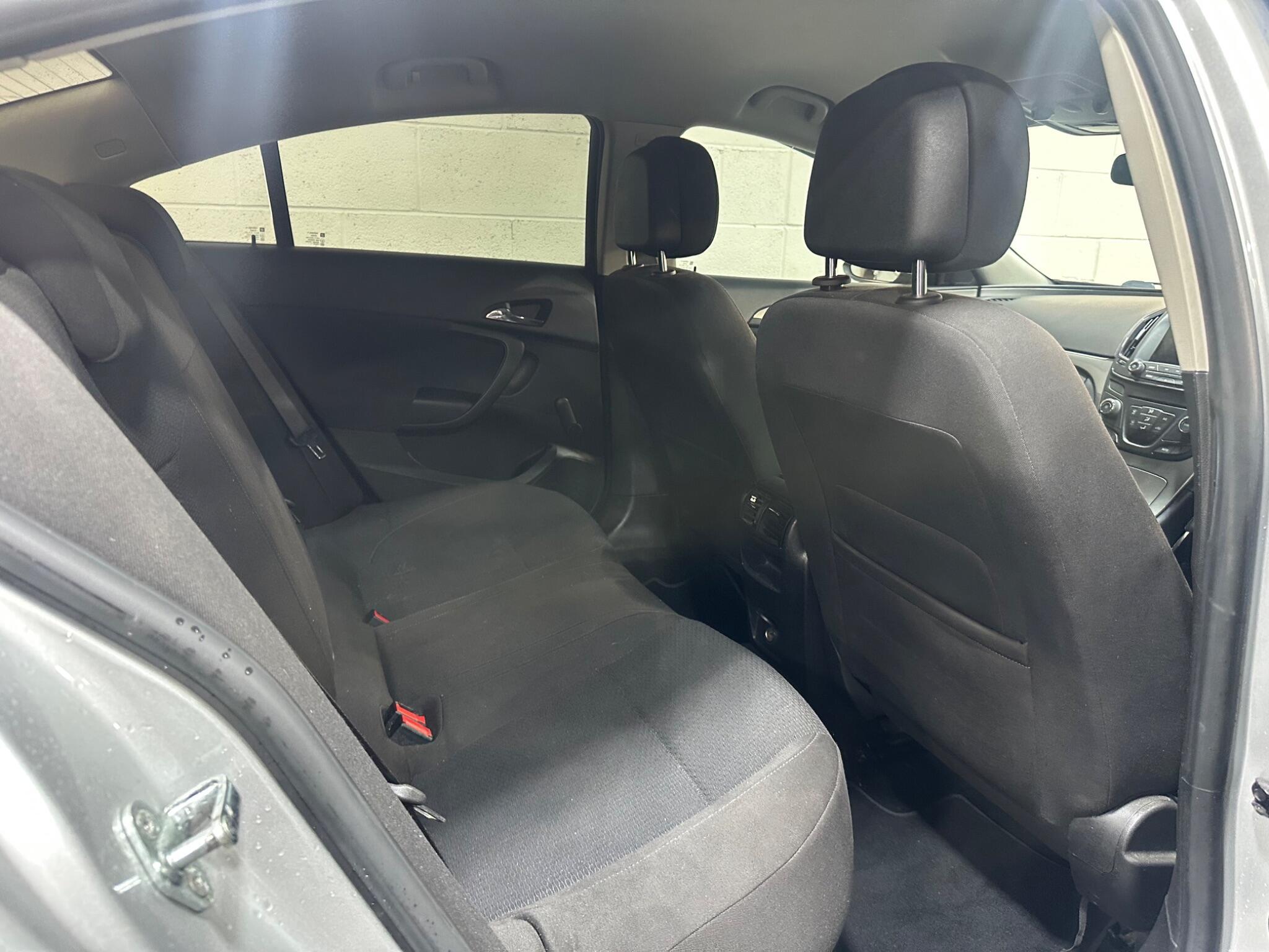 Vauxhall Insignia - Image 11