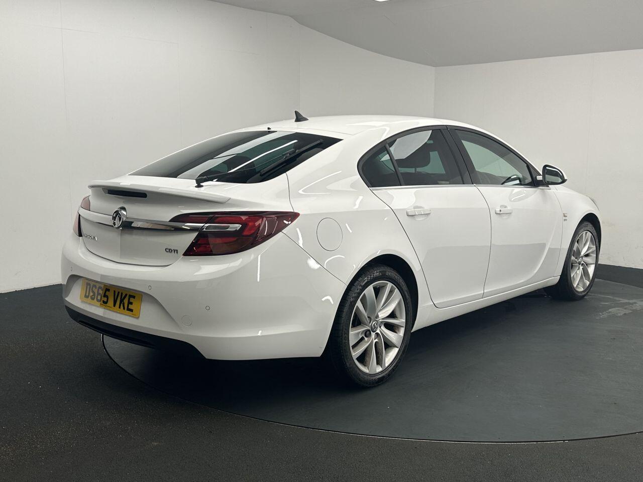 Vauxhall Insignia - Image 10