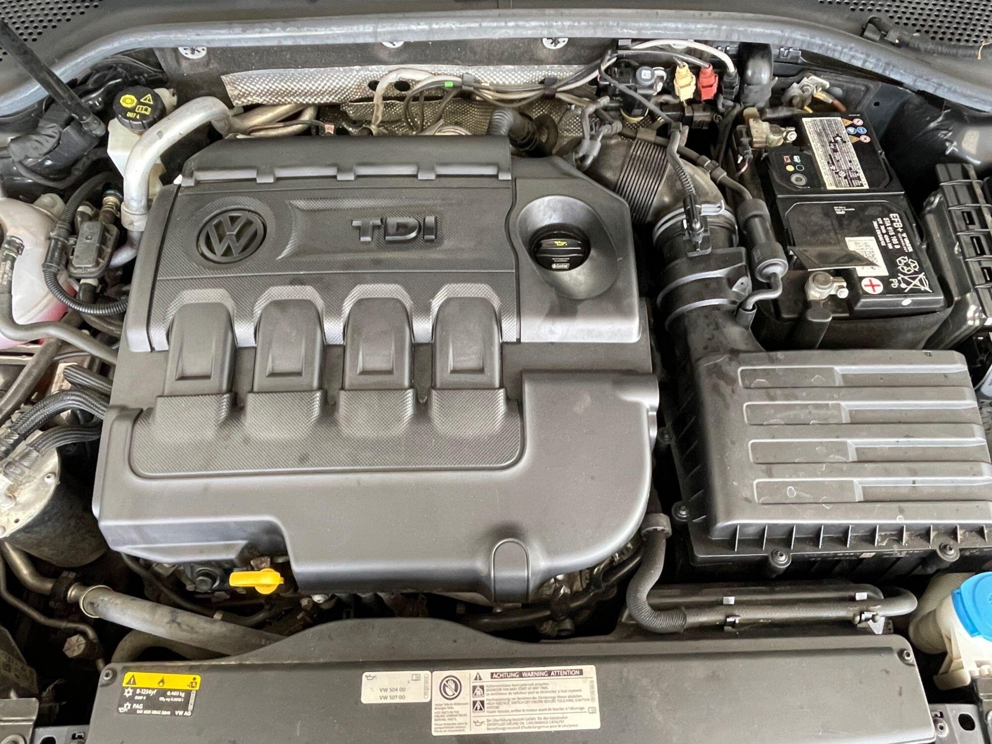 Volkswagen Golf - Image 17