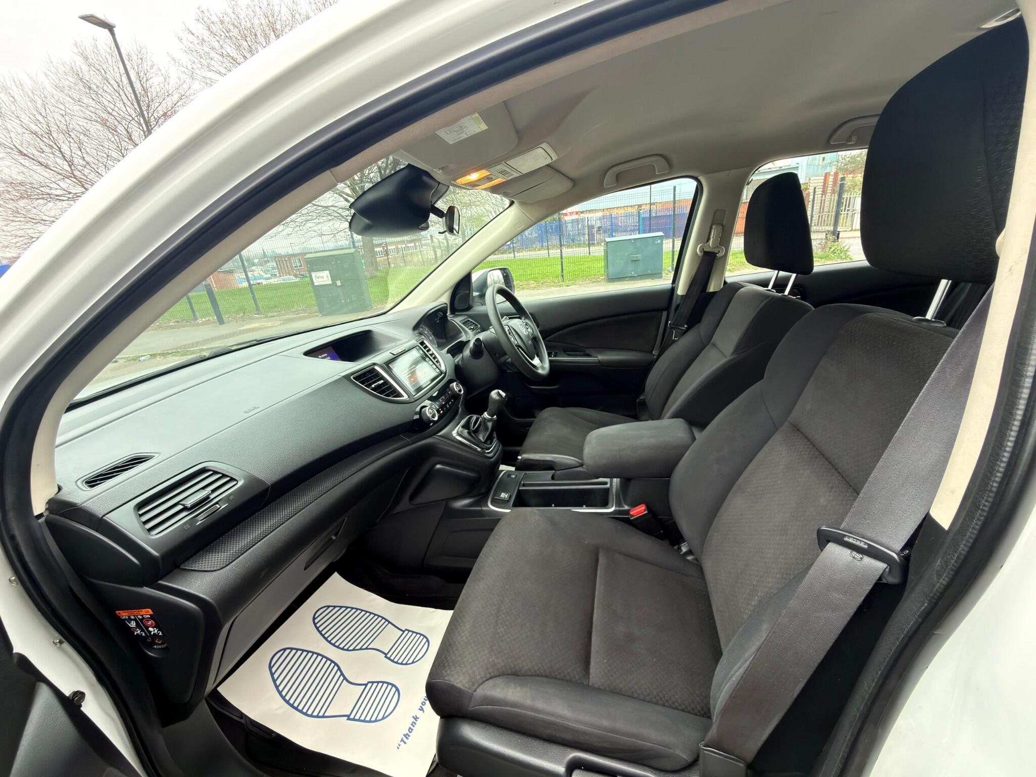 Honda CR-V - Image 33