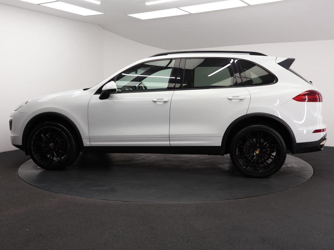 Porsche Cayenne - Image 9