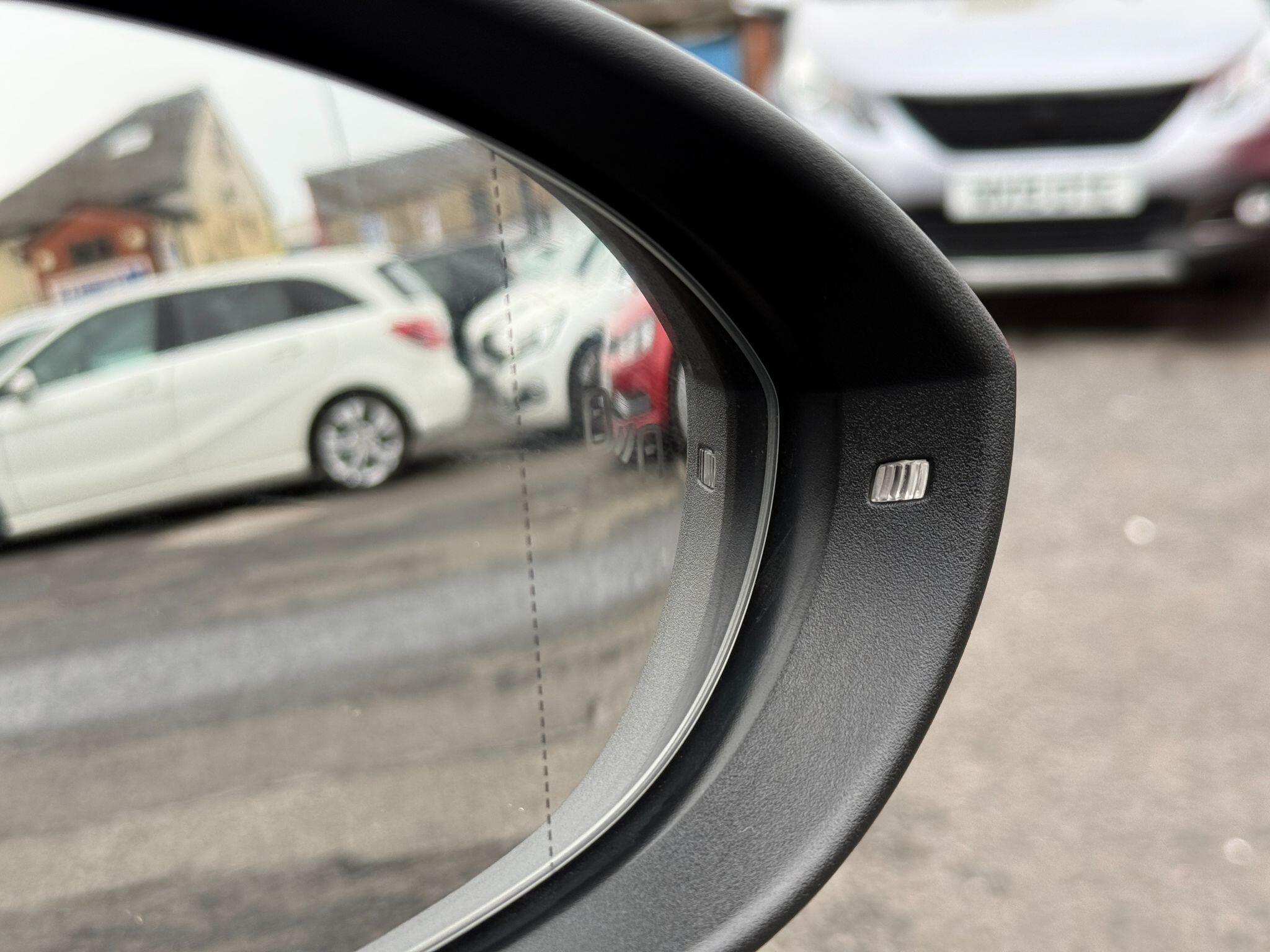 Volkswagen Golf - Image 16