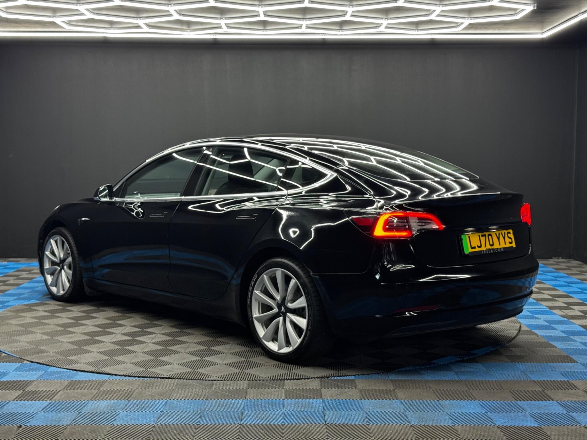 Tesla Model 3 - Image 7
