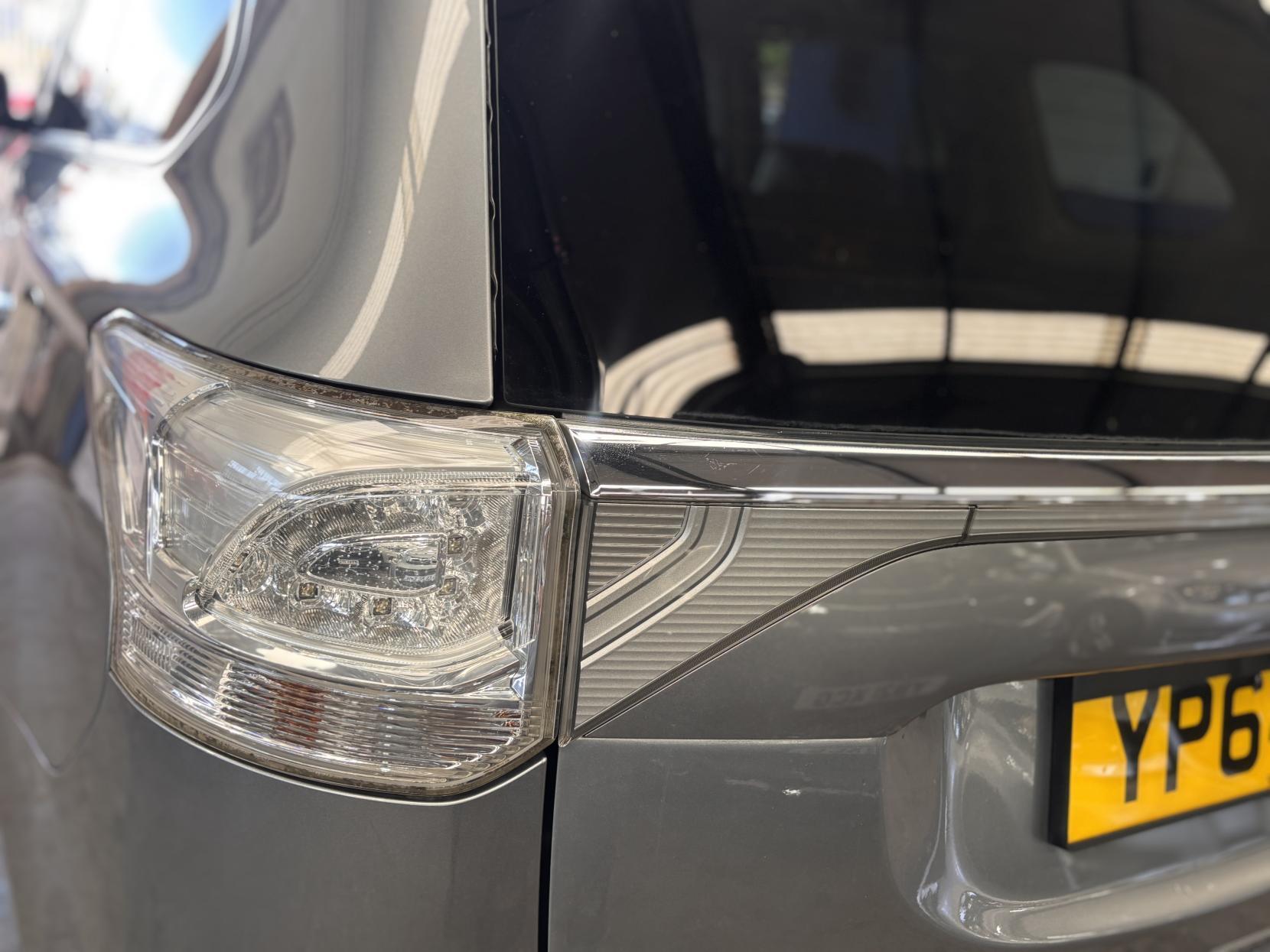 Mitsubishi Outlander - Image 8
