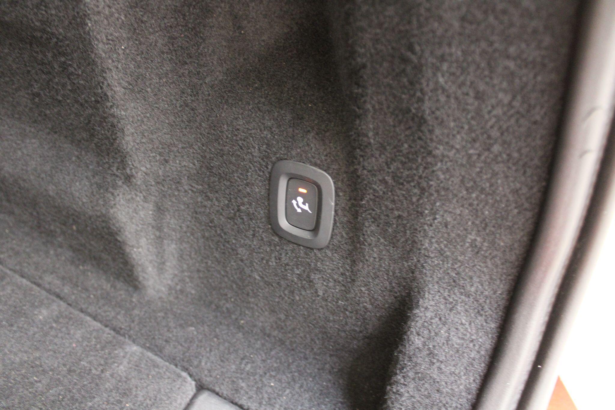 Volvo XC60 - Image 17
