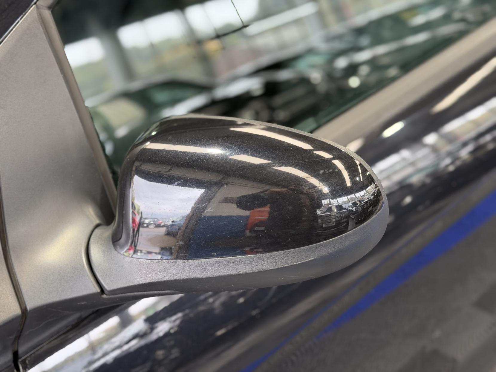 Ford KA - Image 12