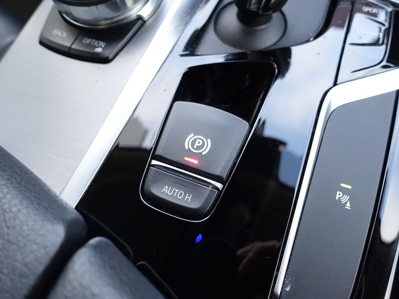 BMW 5 Series - Image 9