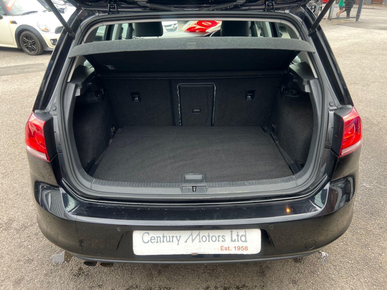 Volkswagen Golf - Image 5