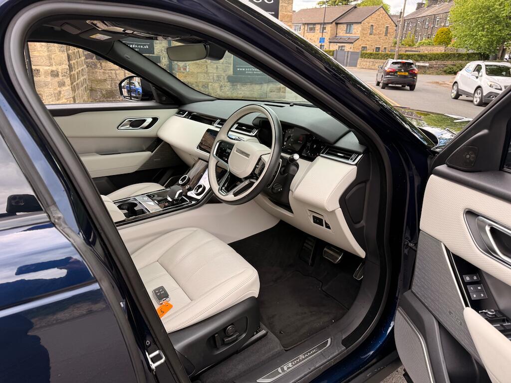 Land Rover Range Rover Velar - Image 31