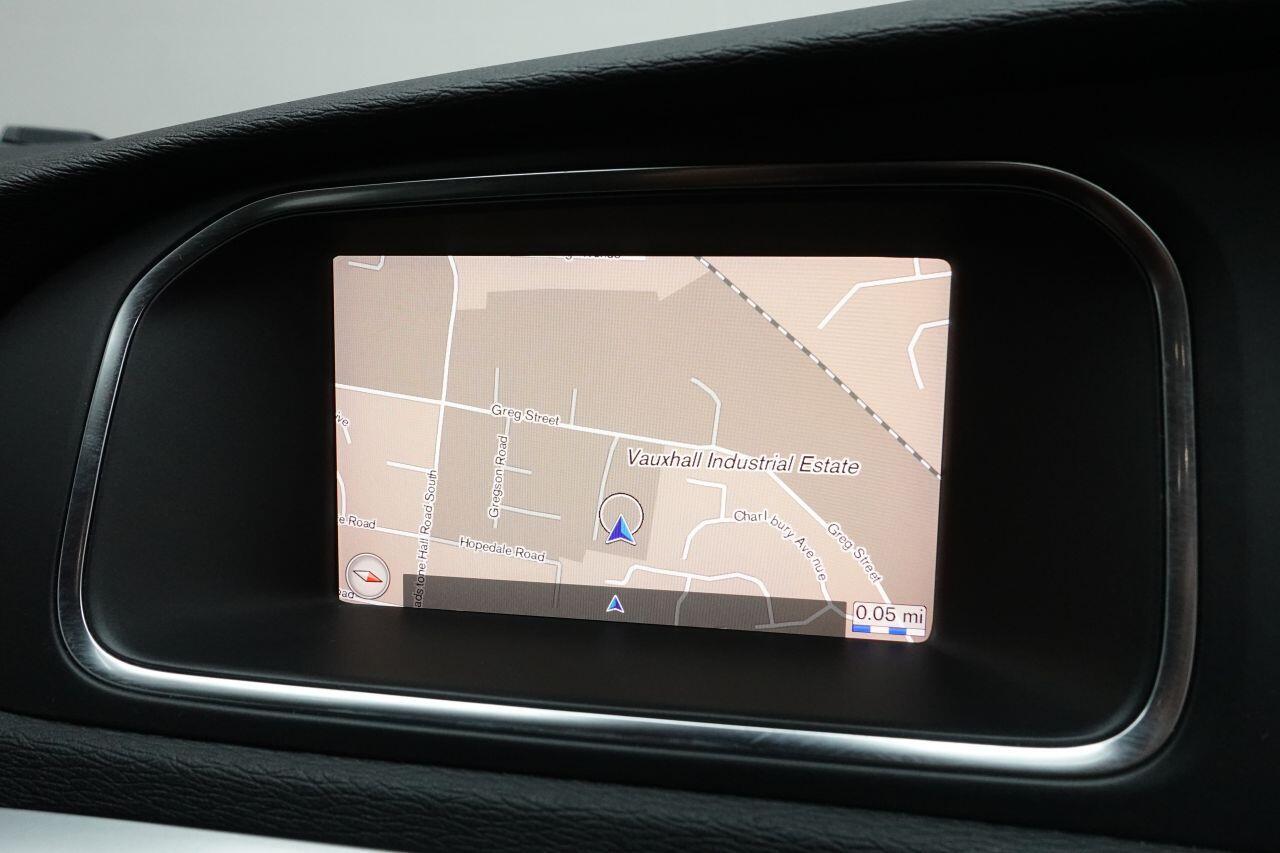 Volvo V40 CROSS COUNTRY - Image 2