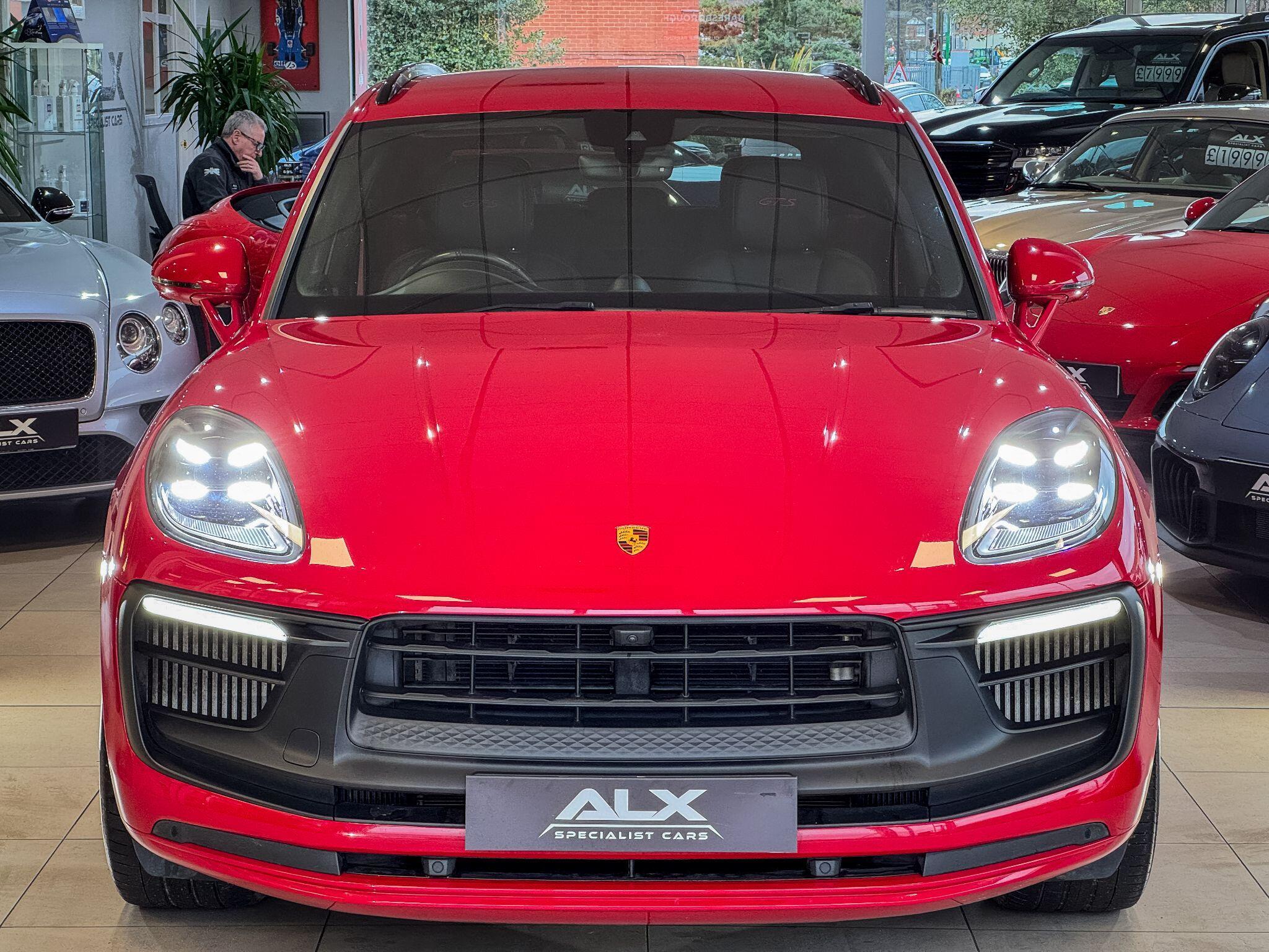 Porsche Macan - Image 10