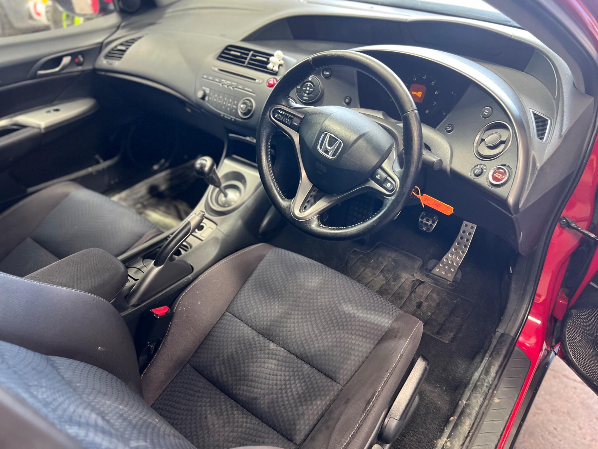 Honda Civic - Image 15
