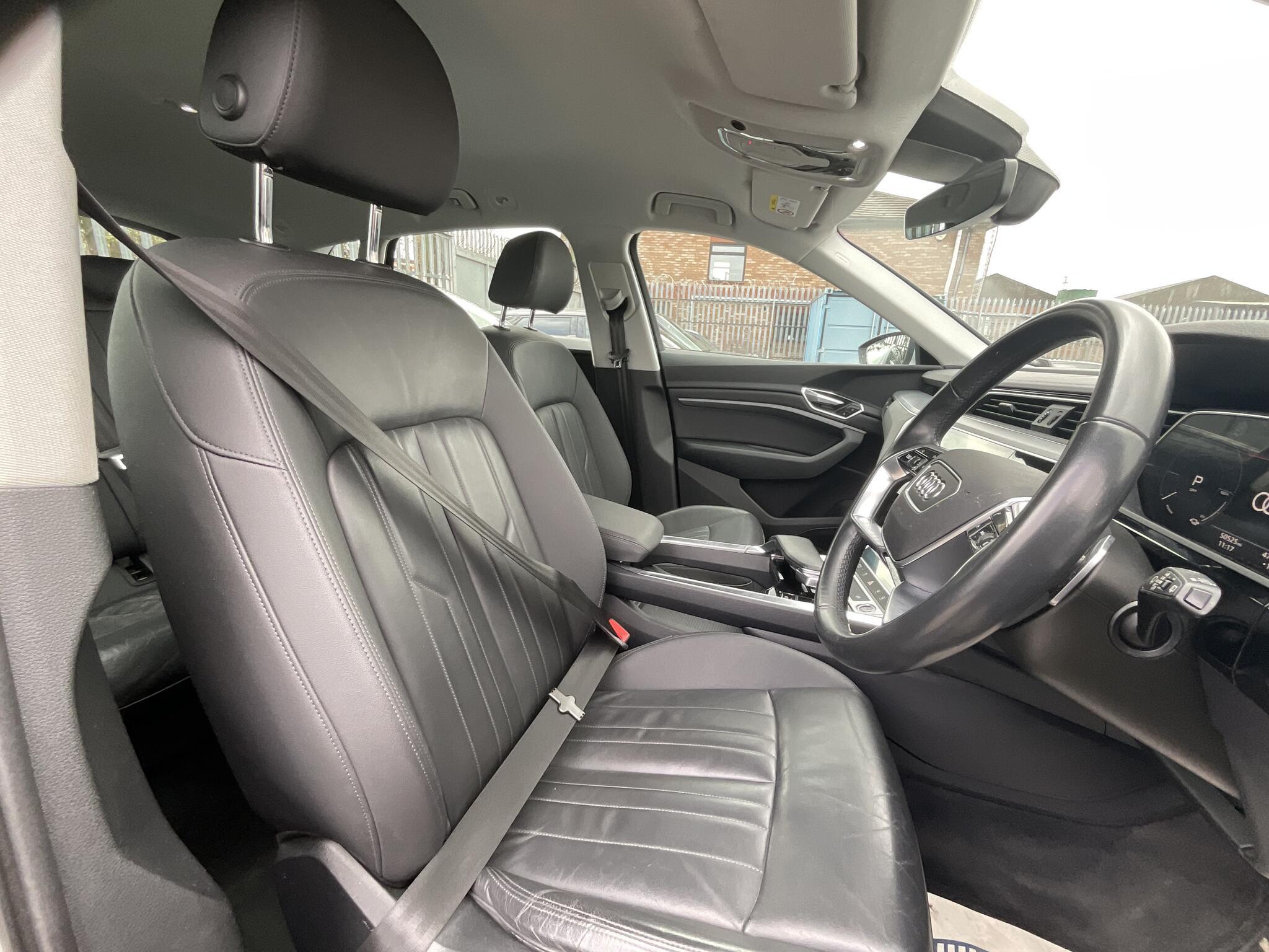 Audi E-Tron - Image 8