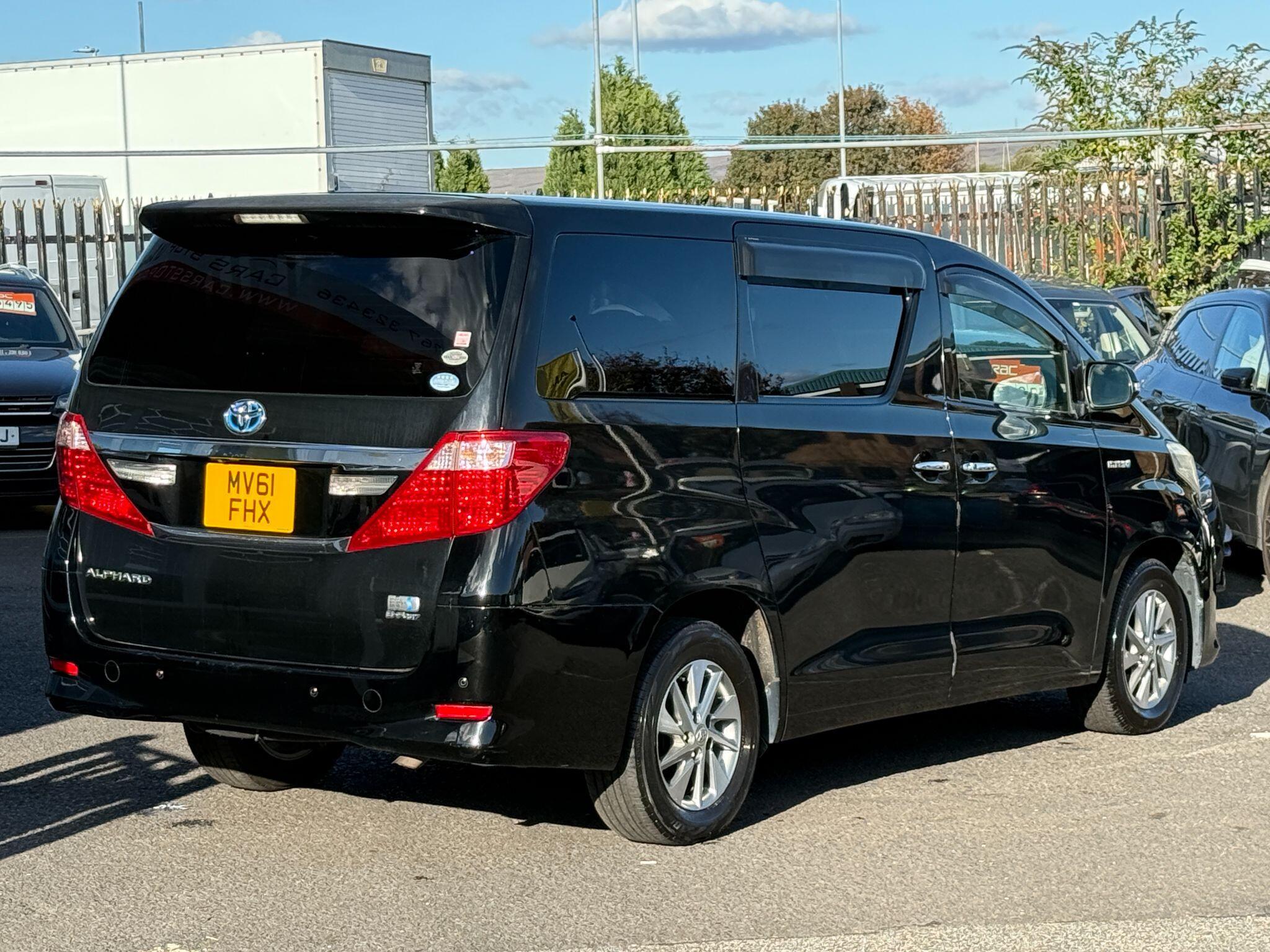 Toyota Alphard - Image 17