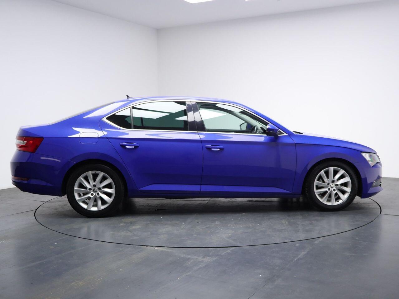 Skoda Superb - Image 14