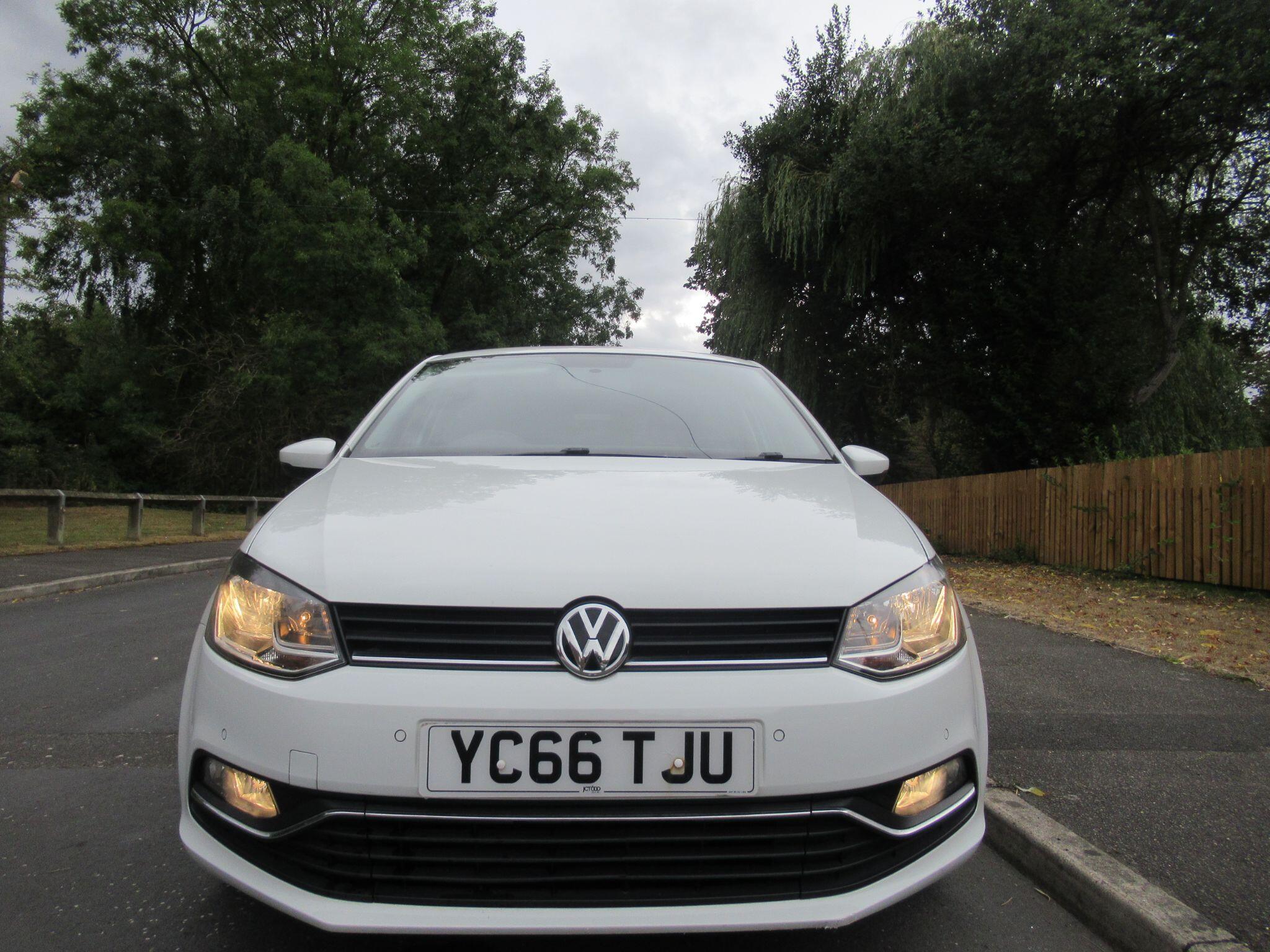 Volkswagen Polo - Image 9
