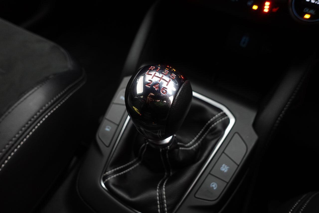 Ford Focus - Image 56