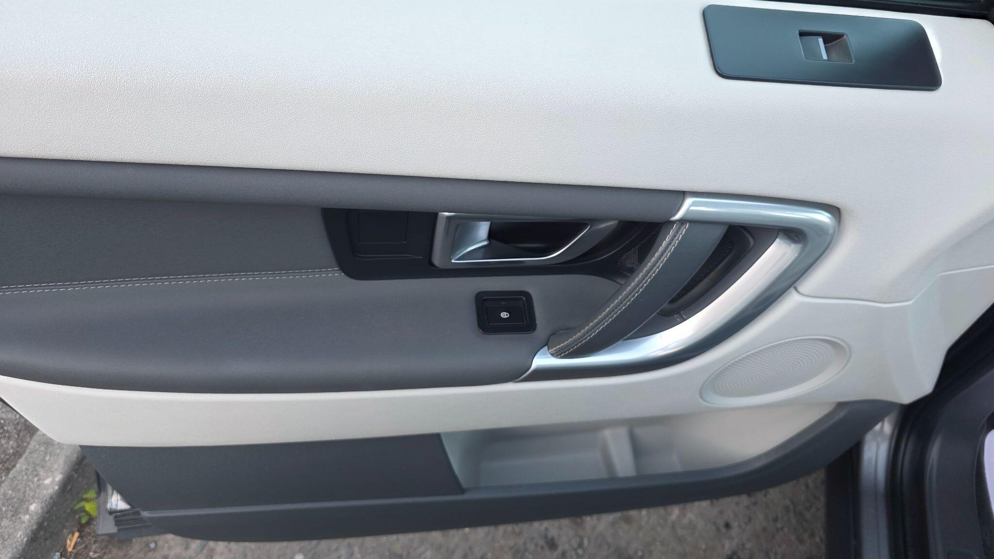 Land Rover DISCOVERY SPORT - Image 42