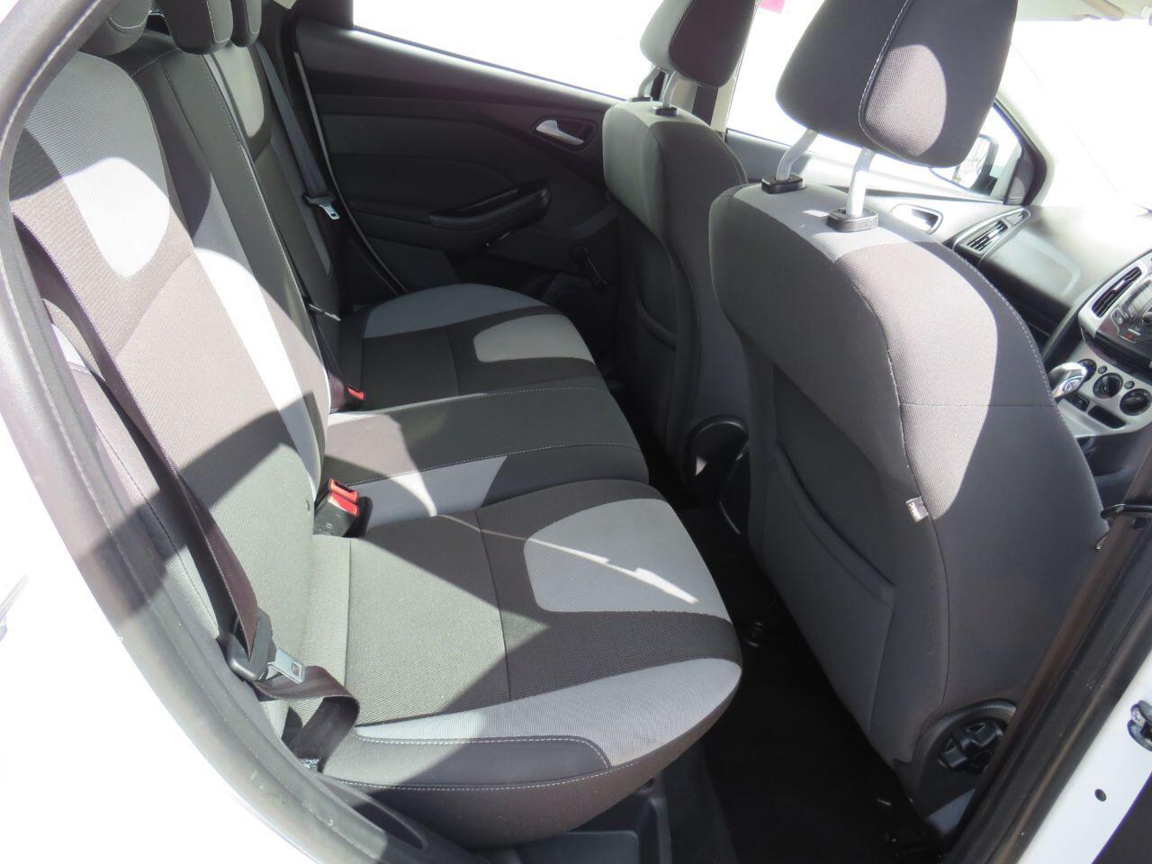 Ford Focus - Image 8