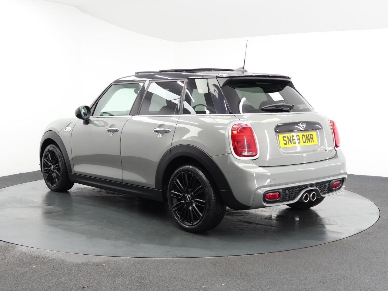 MINI Hatch - Image 9