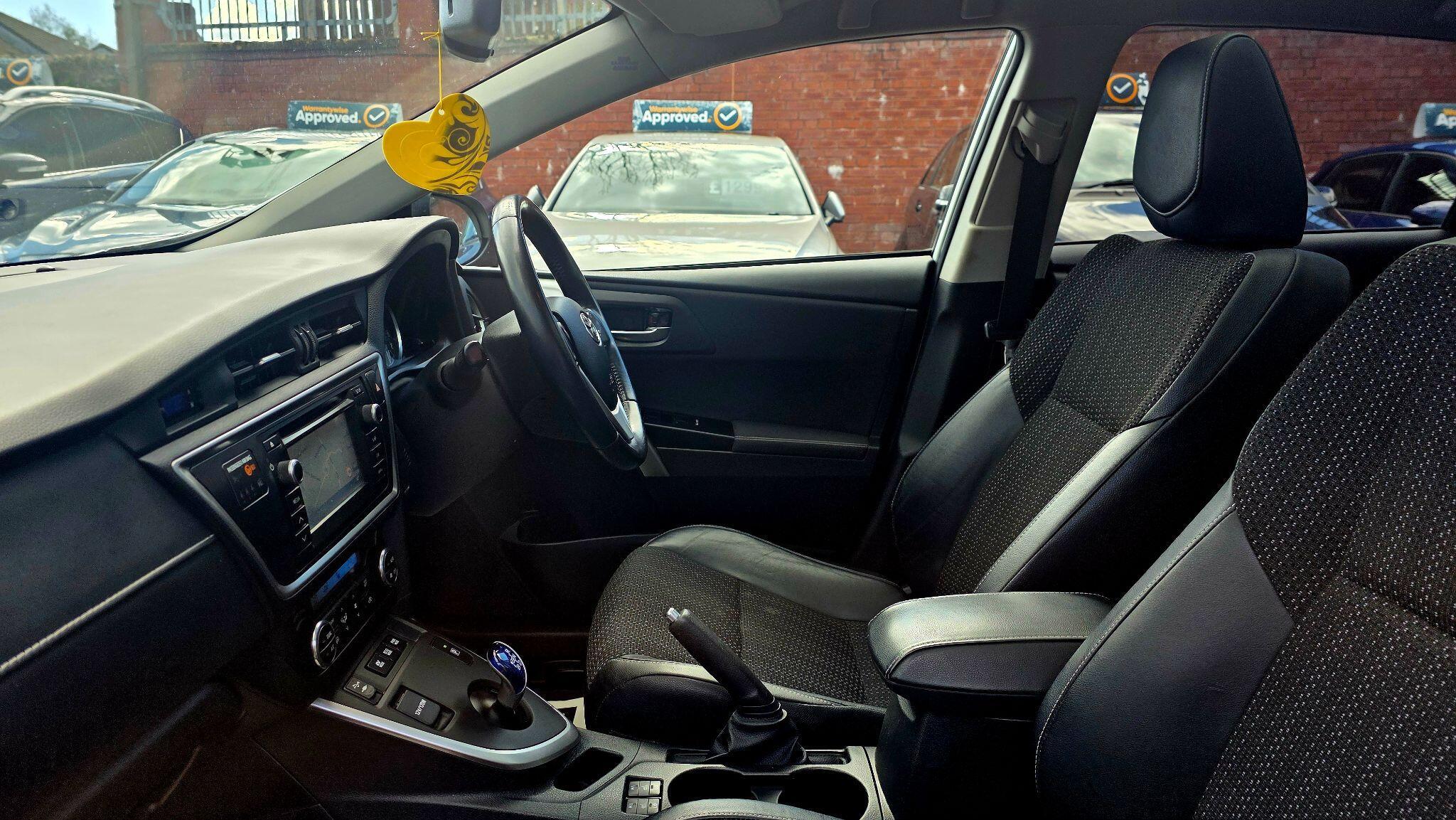 Toyota Auris - Image 14