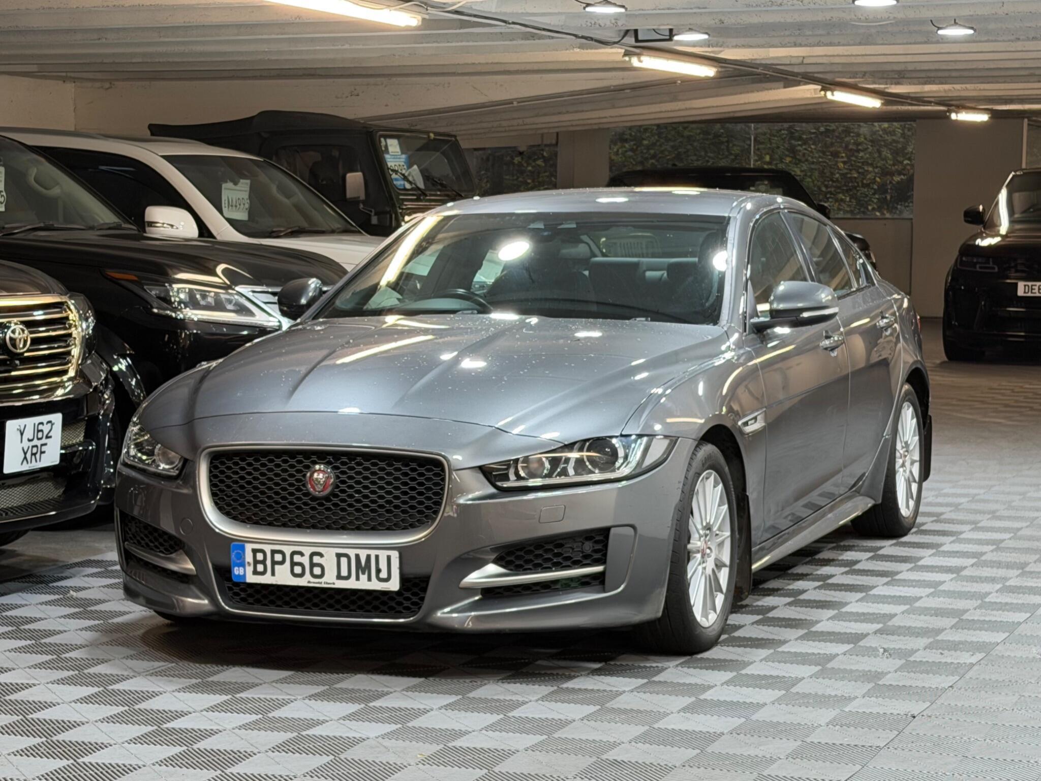 Jaguar XE - Image 6