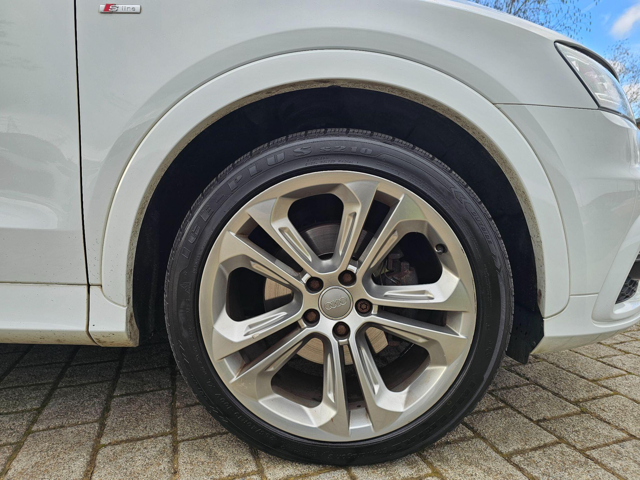 Audi Q3 - Image 11