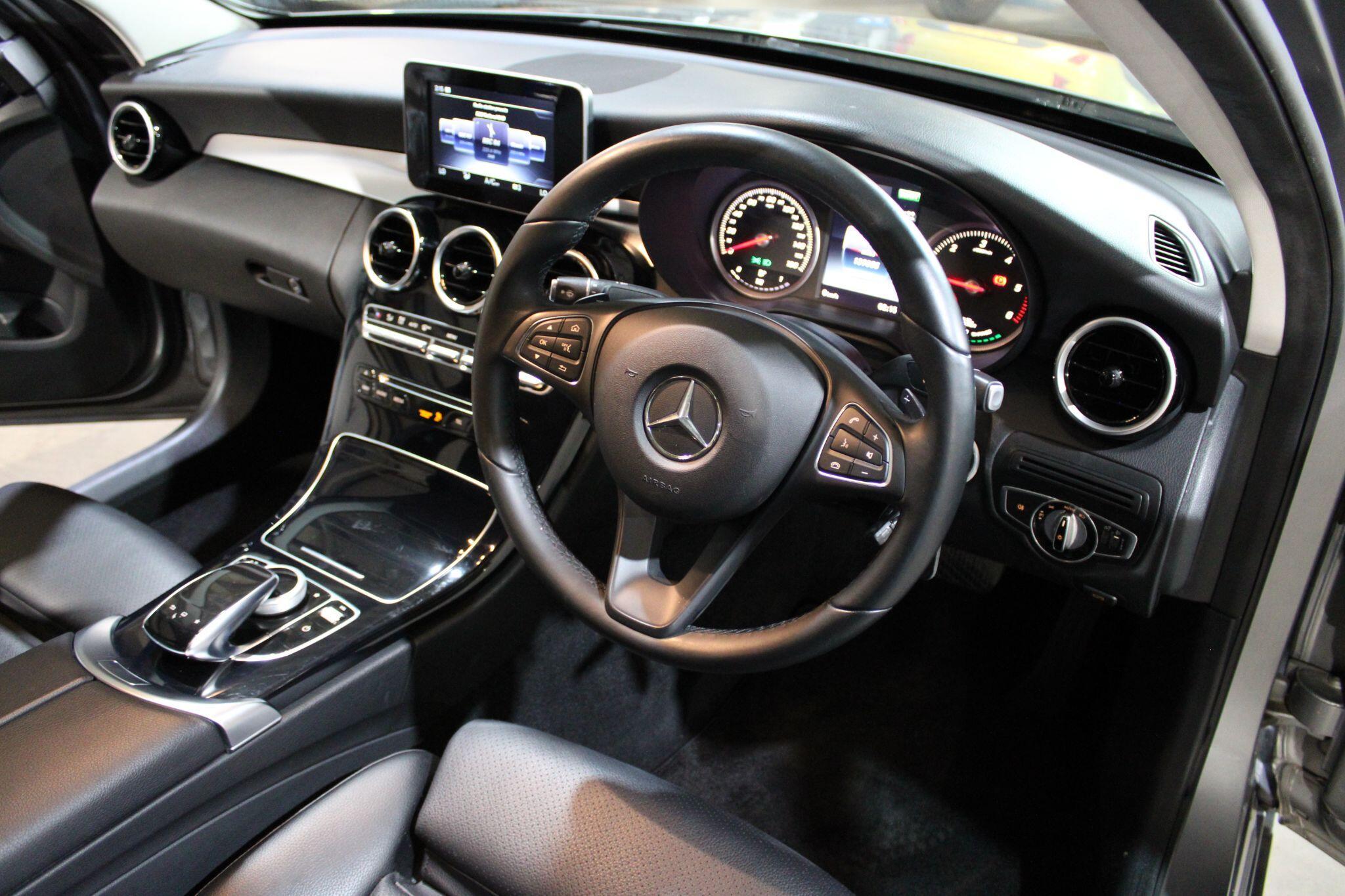 Mercedes C Class - Image 2