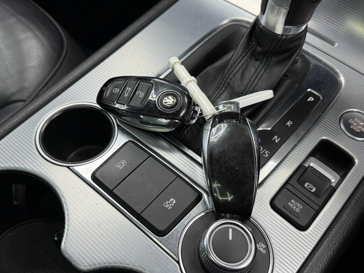 Volkswagen Touareg - Image 26