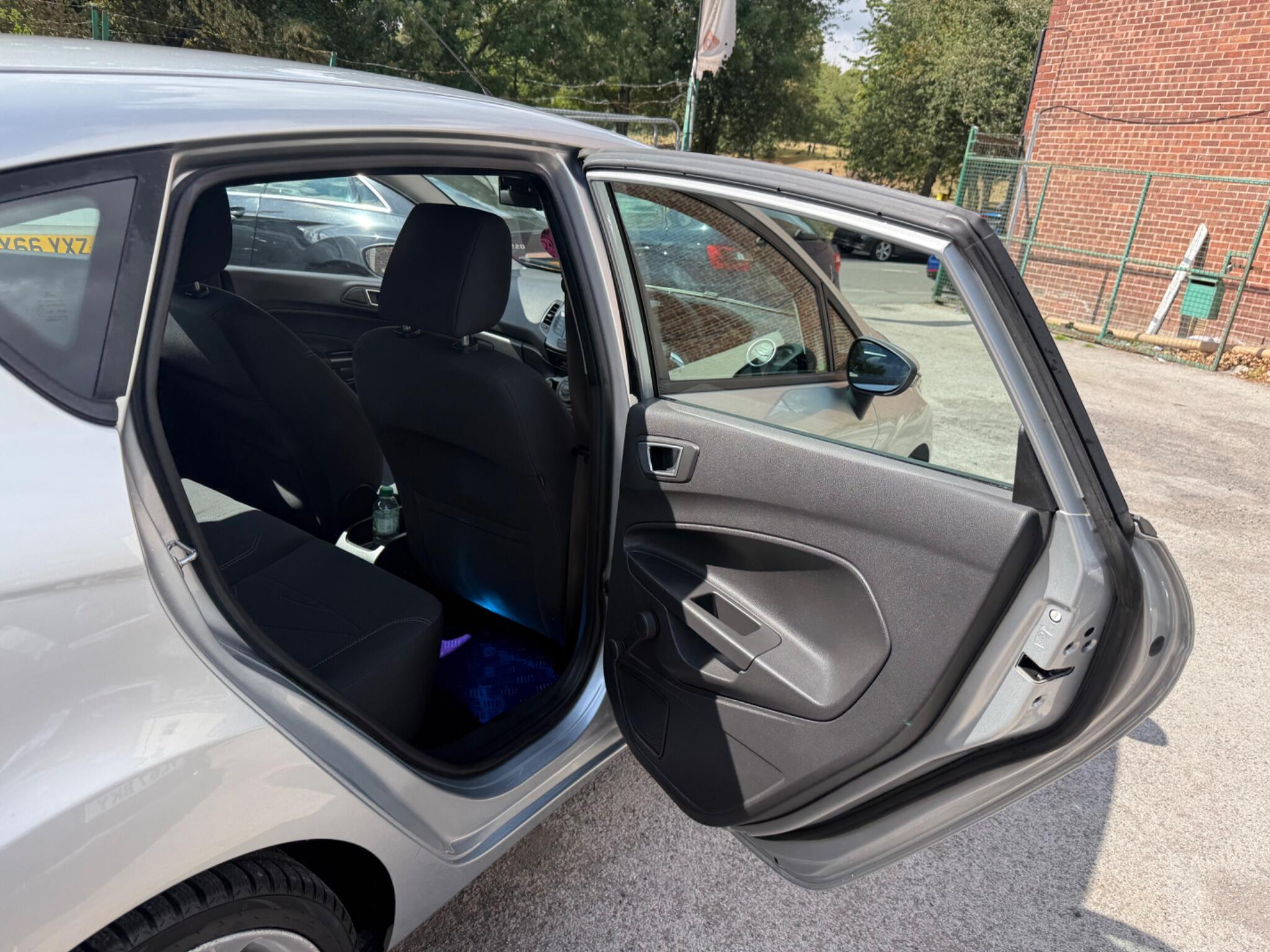 Ford Fiesta - Image 17
