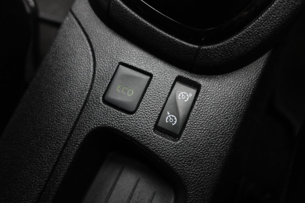 Renault Clio - Image 41