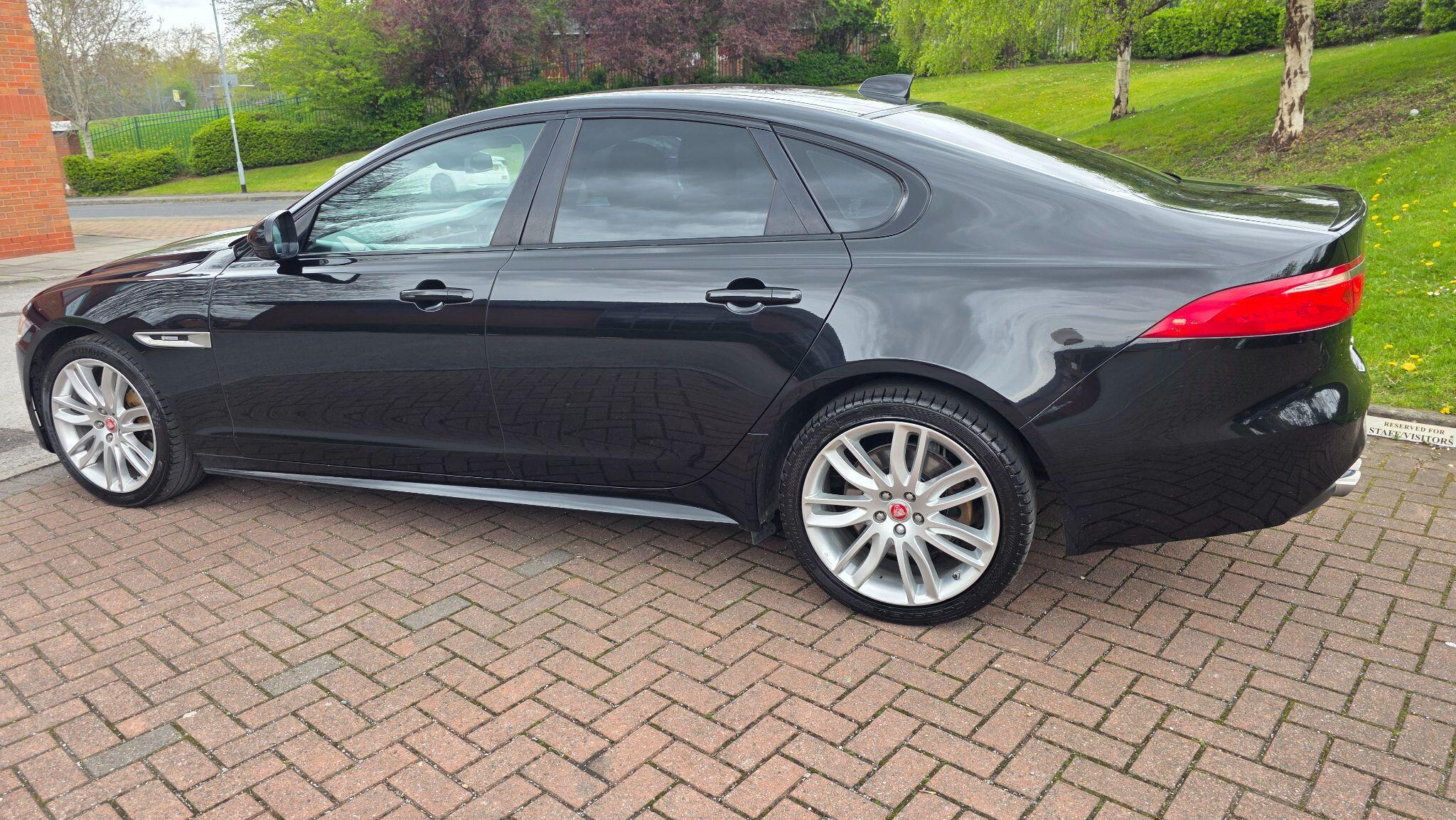 Jaguar XF - Image 17