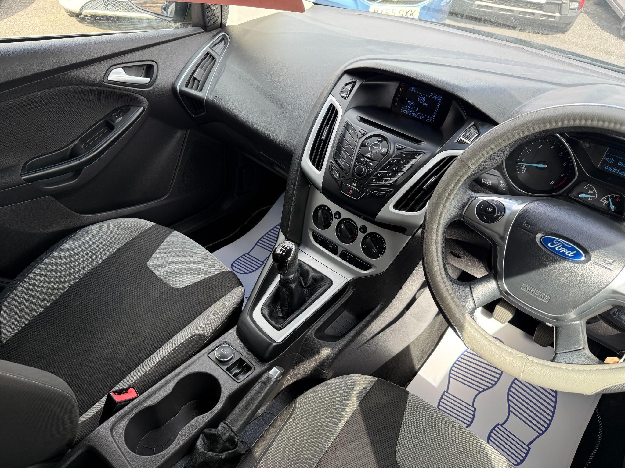Ford Focus - Image 39