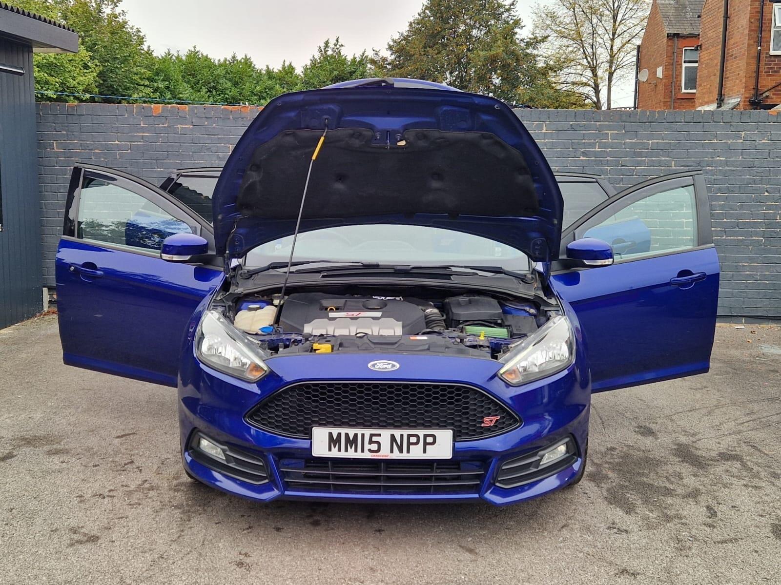 Ford Focus - Image 13