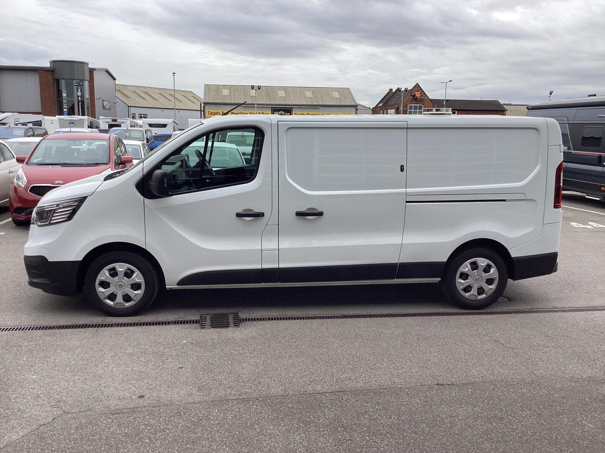 Renault Trafic - Image 4