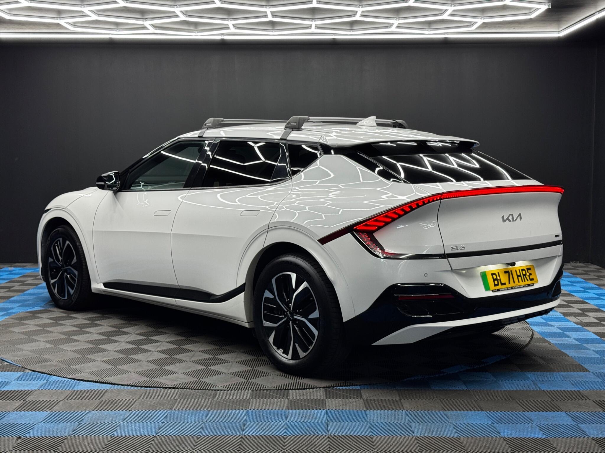 Kia EV6 - Image 7