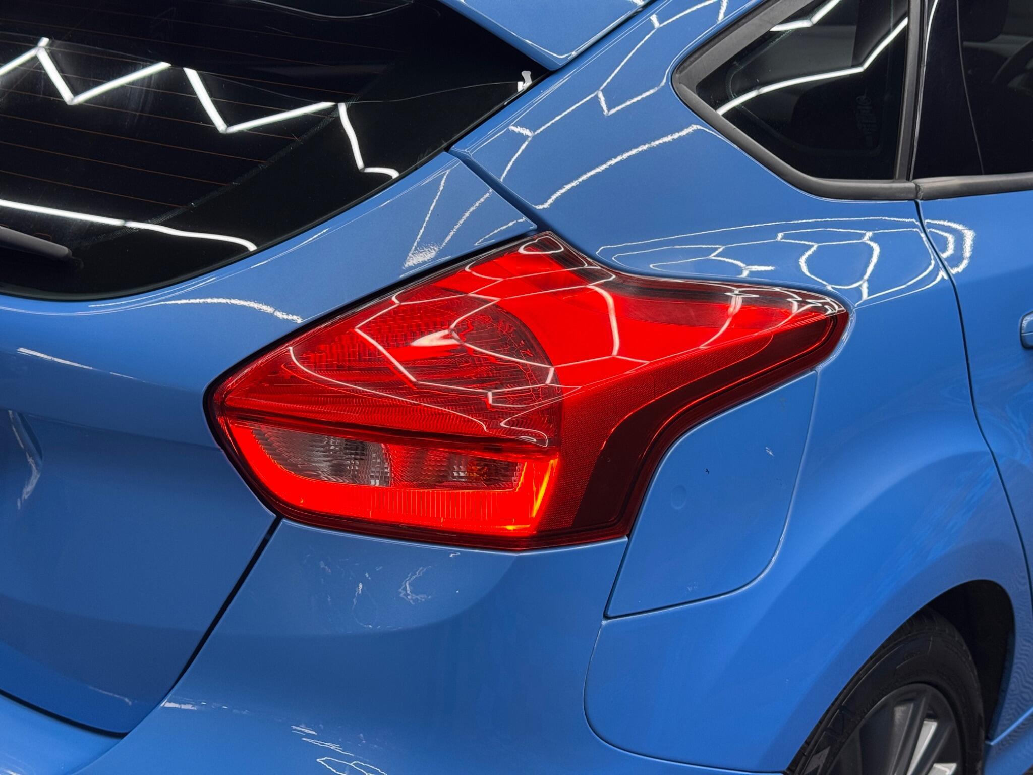 Ford Focus - Image 40
