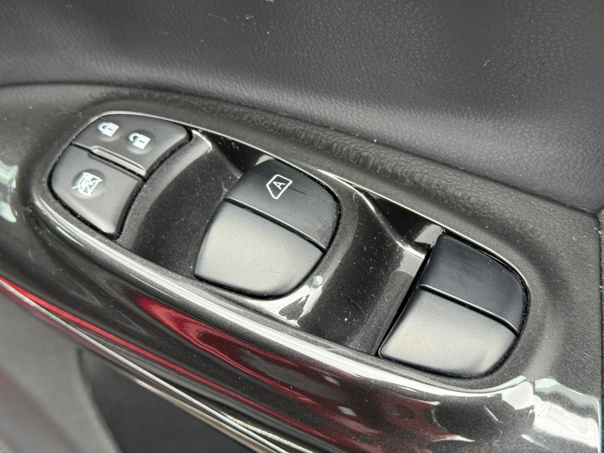 Nissan Juke - Image 27